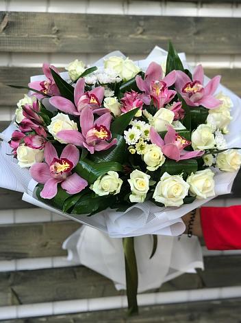 Букет цветов из: Розы и Хризантемы в Дергаево