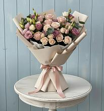 Букет цветов из:  Розы и Лизиантусы в Дергаево