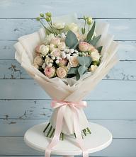Букет цветов из:  Розы и Лизиантусы в Дергаево