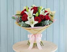 Букет цветов из:  Лилии и Розы в Дергаево