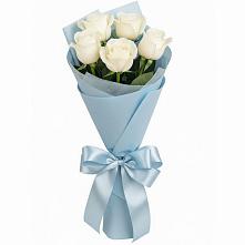 Букет 5 Белых роз Проуд в Дергаево