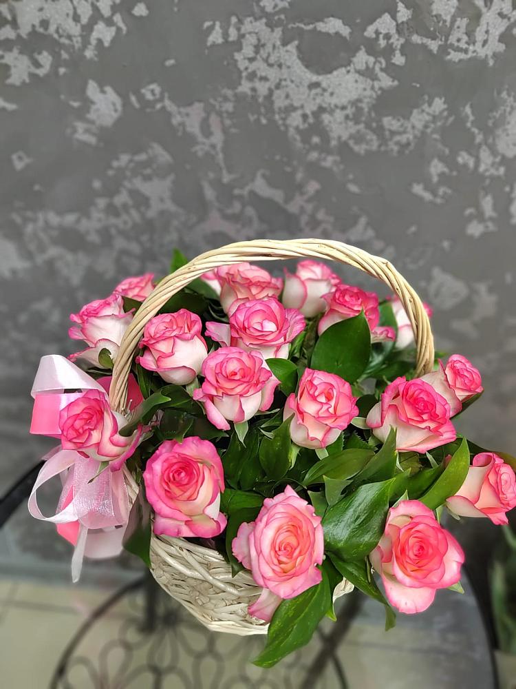 Цветочная композиция из Розы в корзине в Дергаево