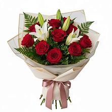 Букет цветов из:  Лилии и Розы в Дергаево