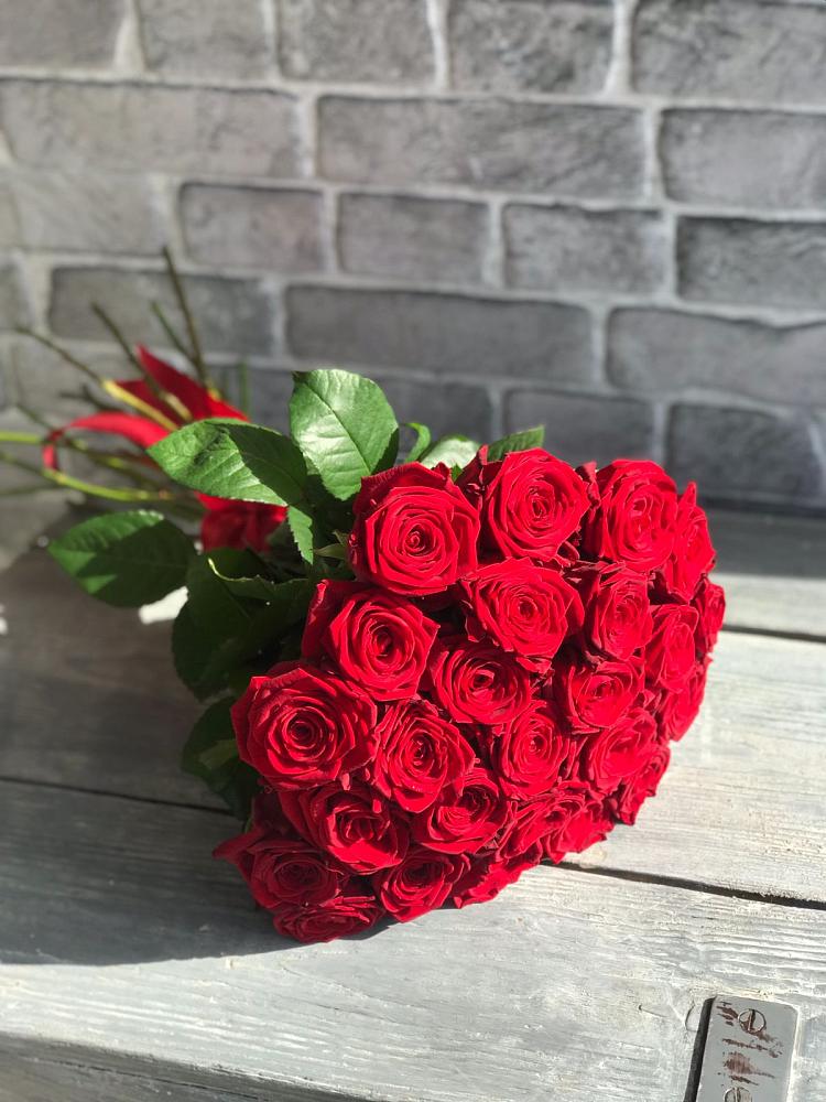 Букет Красные розы Фридом в Дергаево