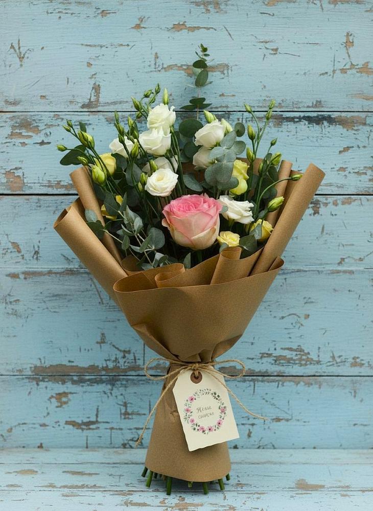 Букет цветов из: Розы и Лизиантусы в Дергаево