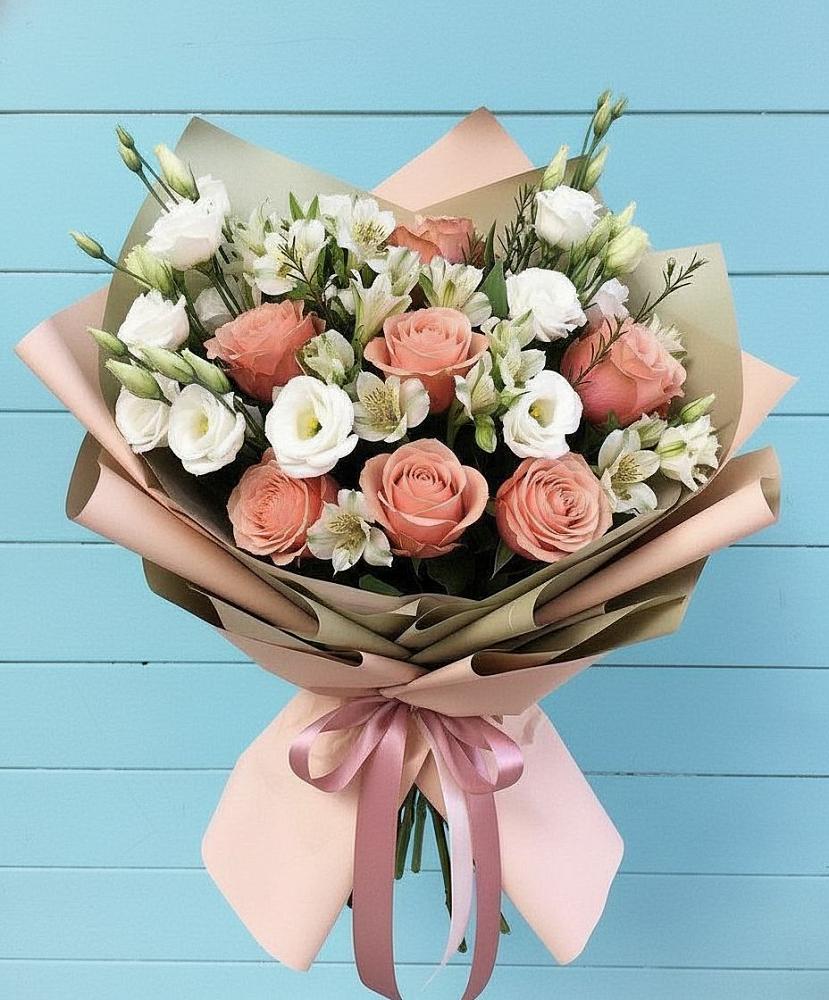 Букет цветов из: Розы, Альстромерии и Лизиантусы в Дергаево