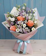 Букет цветов из:  Лизиантусы, Розы, Альстромерии и Гипсофила в Дергаево