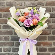 Букет цветов из:  Лизиантусы и Розы в Дергаево