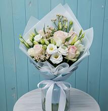 Букет цветов из:  Розы и Лизиантусы в Дергаево