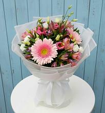 Букет цветов из:  Герберы, Альстромерии и Лизиантусы #REPLACE_PRED# Дергаево