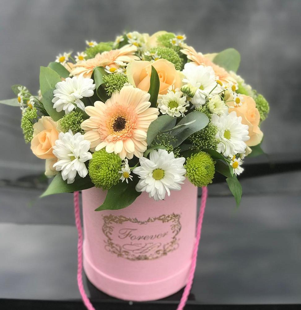 Цветочная композиция из Розы, Герберы и Хризантемы в шляпной коробке в Дергаево