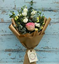 Букет цветов из:  Розы и Лизиантусы в Дергаево