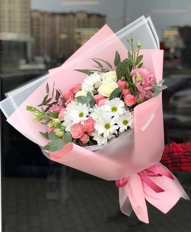 Букет цветов из: Розы, Лизиантусы и Хризантемы в Дергаево