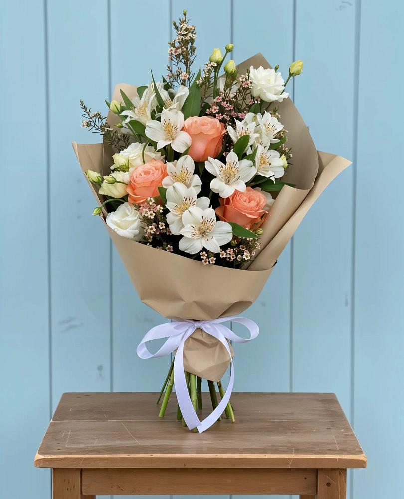 Букет цветов из: Альстромерии, Лизиантусы, Розы и Хризантемы в Дергаево